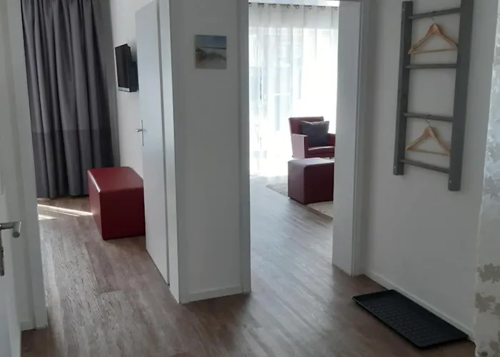 Geele Hus Nr. 4 * 比苏姆